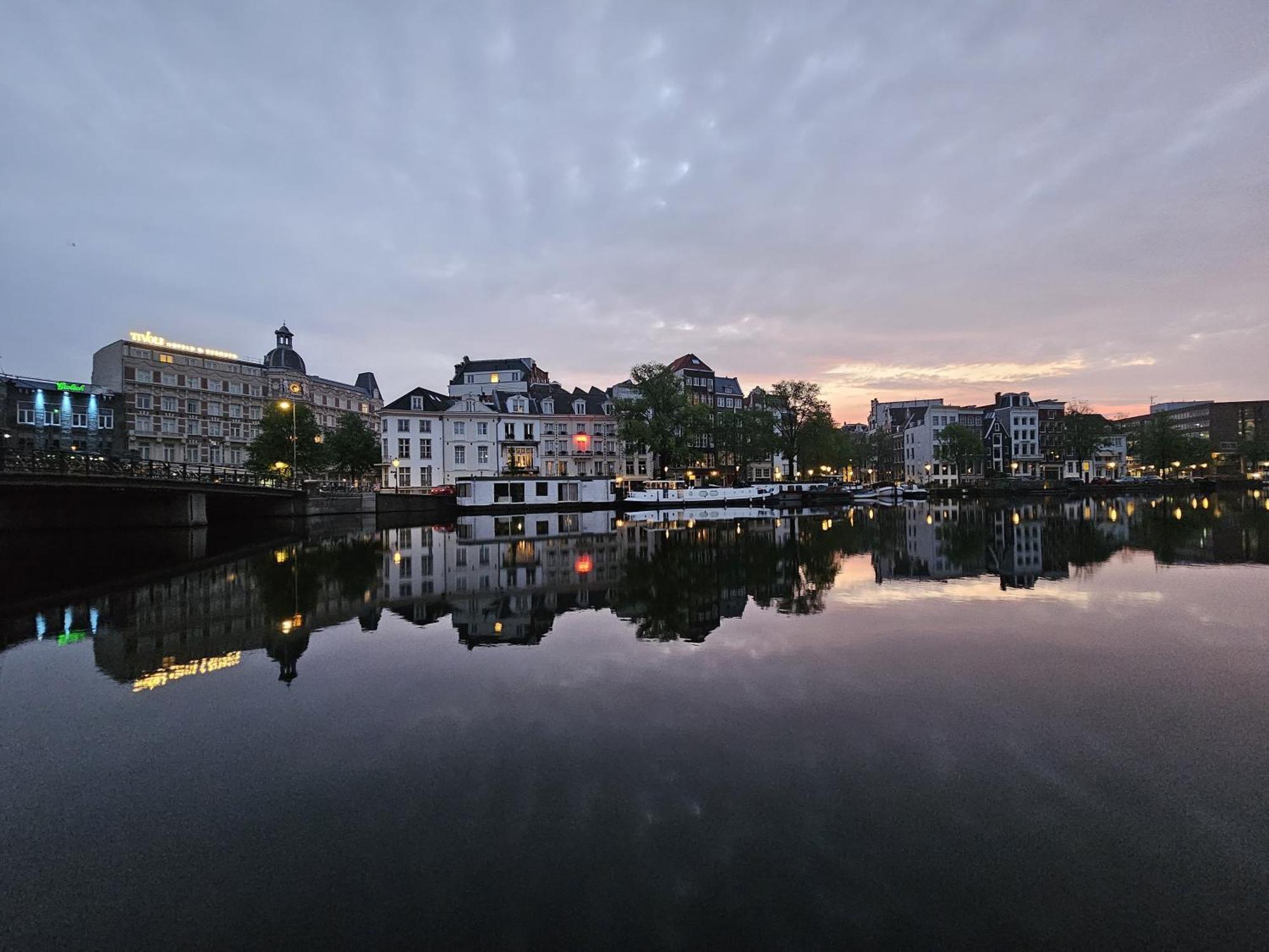 Rembrandt Square Boat Hotel Амстердам Екстериор снимка